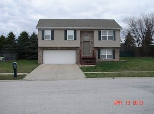 606 N Hampton Pl, Kouts, IN 46347