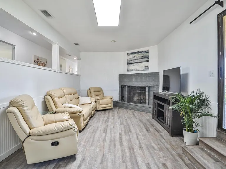 7033 W Avenue A2 — Photo 20