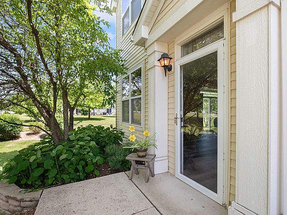 3rd image of 1273 Waverly Dr #0