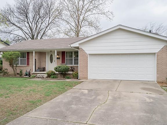 2nd image of 403 N Wortman Pl