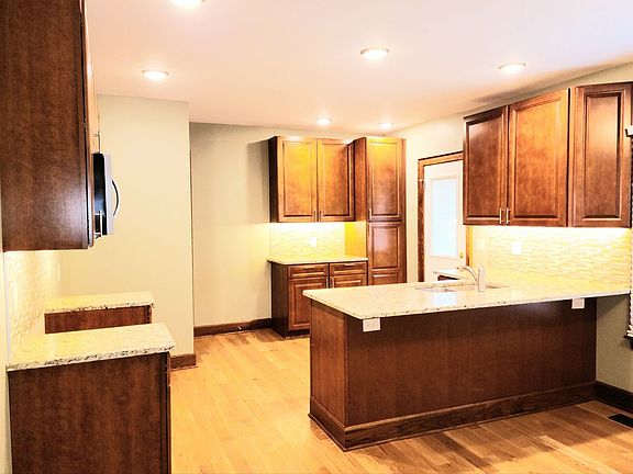 3rd image of 2164-2174 Arlington Ave