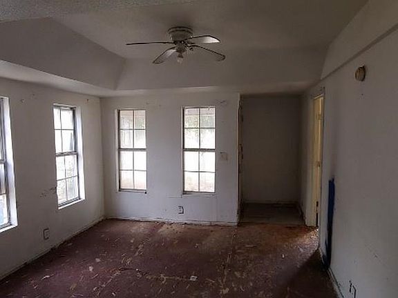 5th image of 501 S Spears St