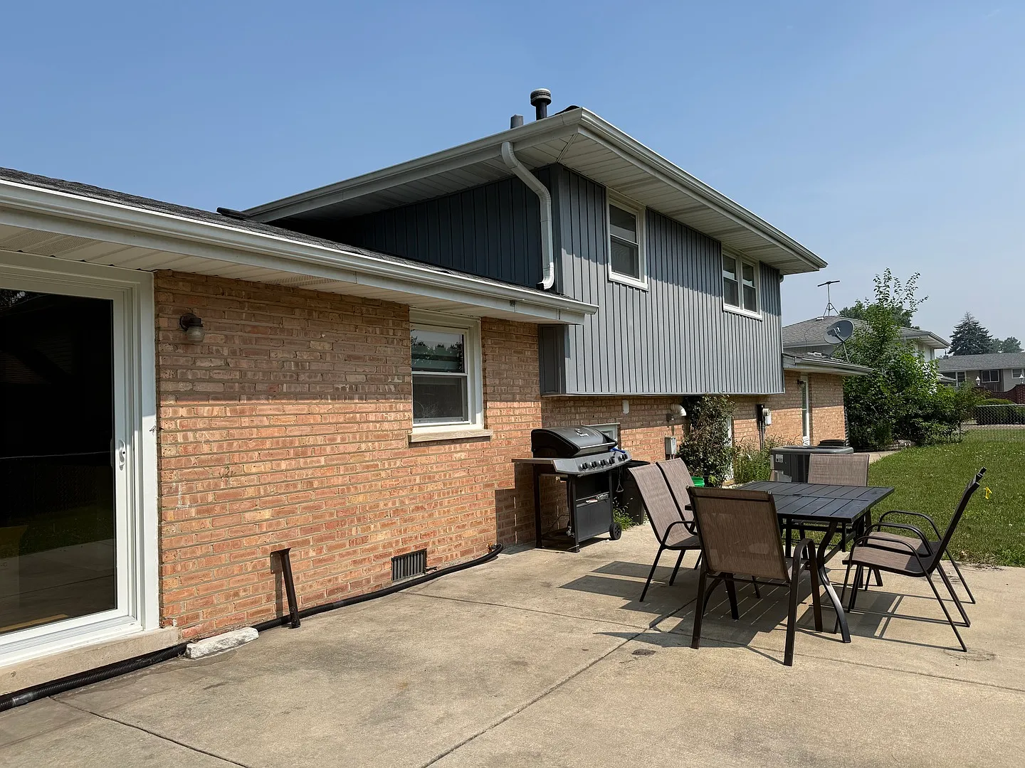 3 bed, 1300 sqft, $3,250 — Photo 2