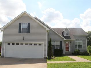 1198 Snoopy Dr, Clarksville, TN 37040