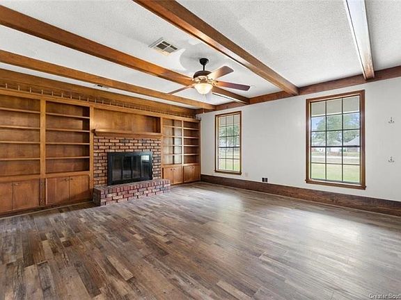 4th image of 3625 Coachman Dr
