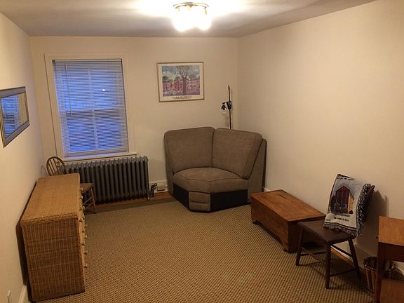 5th image of 100 E Market St APT 3