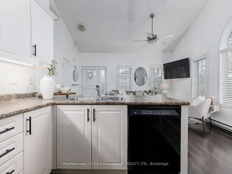 325 Densmore Rd #1501 — Photo 17