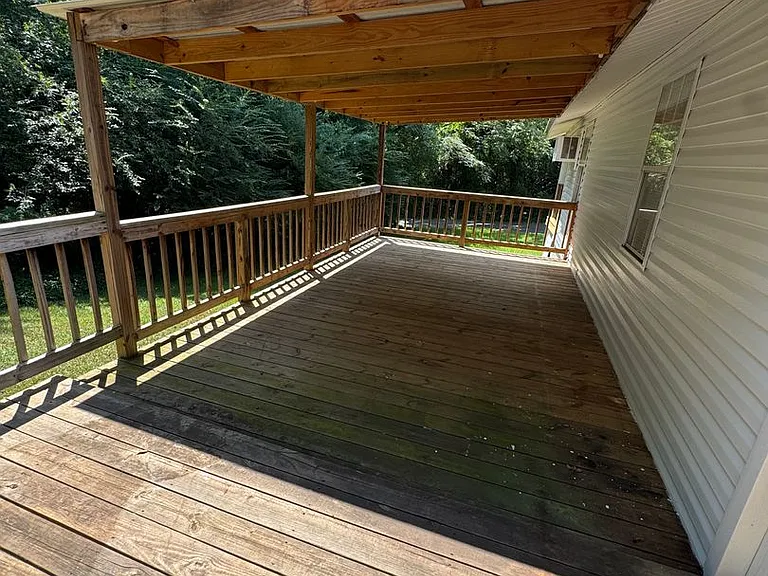 717 Washington St NW — Photo 9
