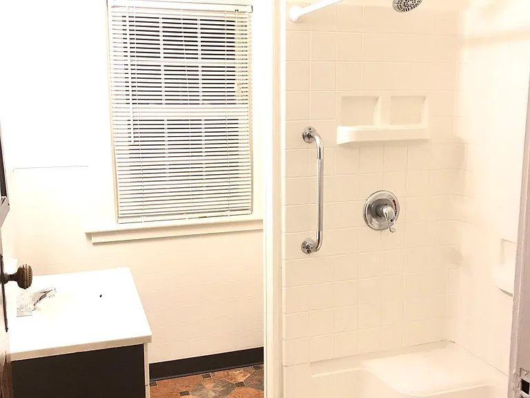 1046 Liberty St #2 — Photo 10