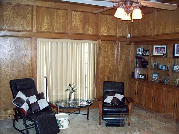 4th image of 609 Wisteria Ave