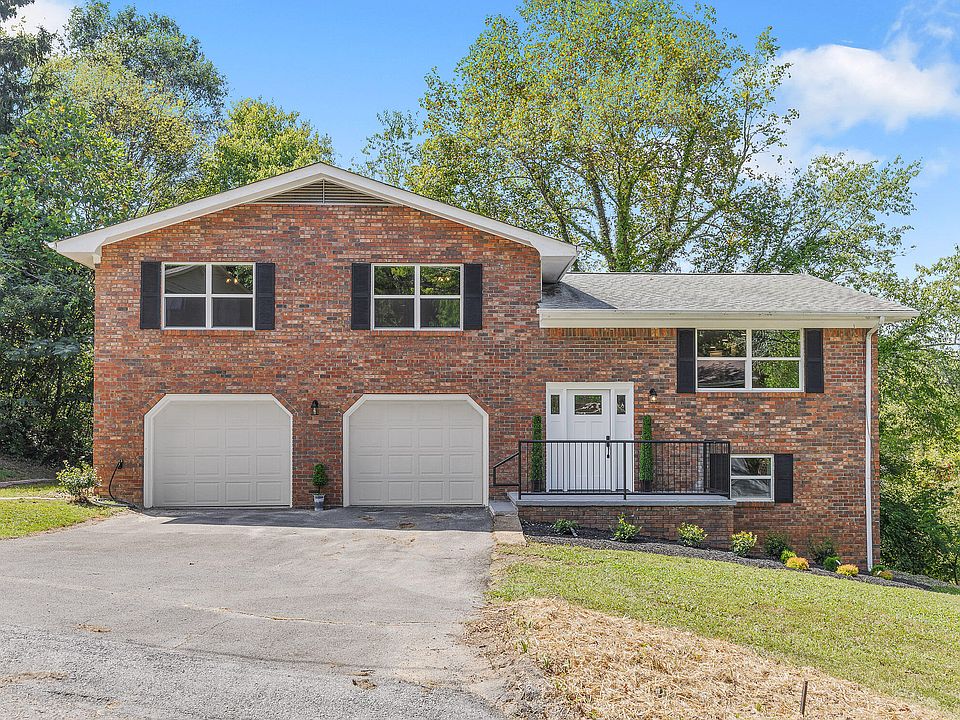 1st image of 1112 Charwood Ln