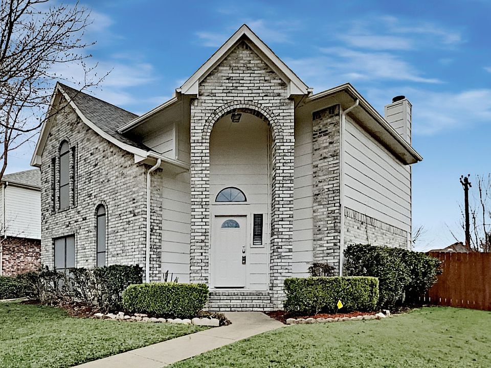 1st image of 649 Lake Bluff Dr