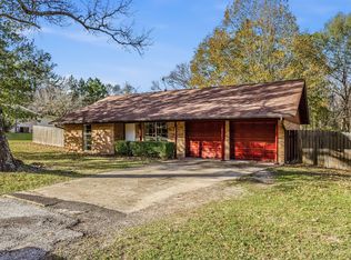 4418 Shady Ln, Huntsville, TX 77320