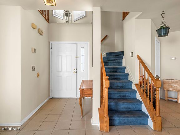3rd image of 3 Turnberry Cir #110