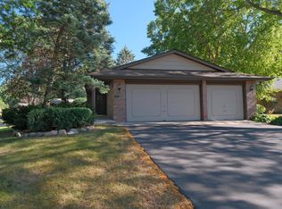 40 Kimberly Ln N, Plymouth, MN 55447