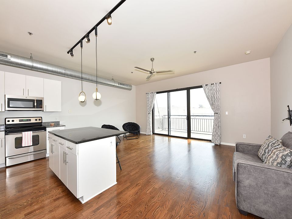 1st image of 1924 N Hubbard St APT 415