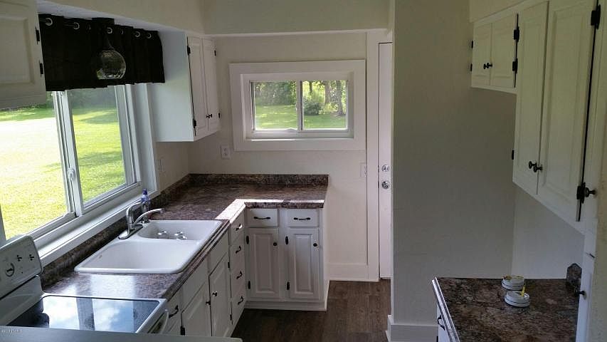 2nd image of 8887-2 1/2 Mile Rd