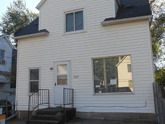2nd image of 2037 Galewood Ave SW