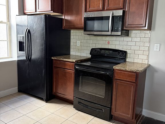 4th image of 1325 N Franklin St APT D