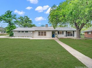 135 Oak Way, Kerrville, TX 78028