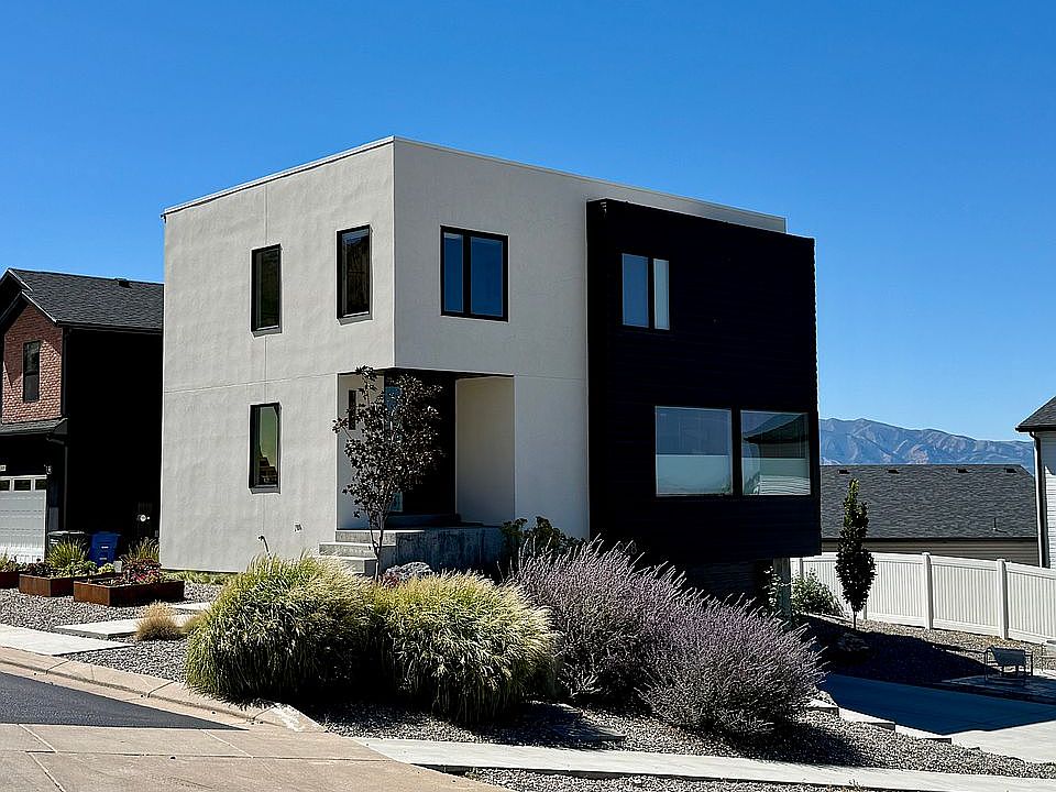 1st image of 1938 Deer Crest Cir