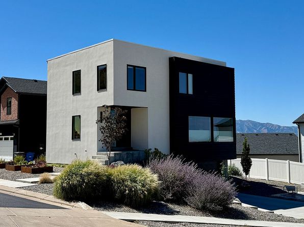 1938 Deer Crest Cir