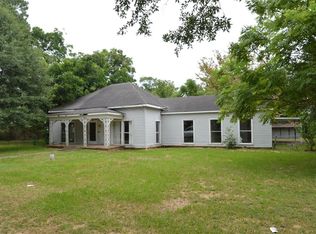 1512 W Blum St, Alvin, TX 77511