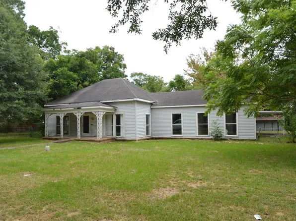 1512 W Blum St, Alvin, TX 77511