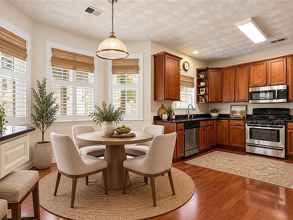 5th image of 2029 Breck Ave