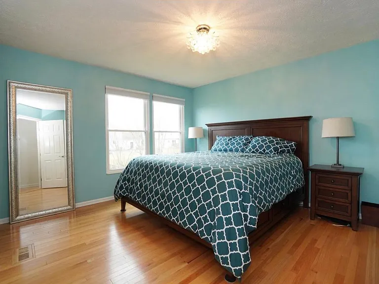 8066 Winters Ln — Photo 11