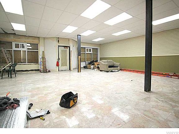 3rd image of 442 Connecticut St