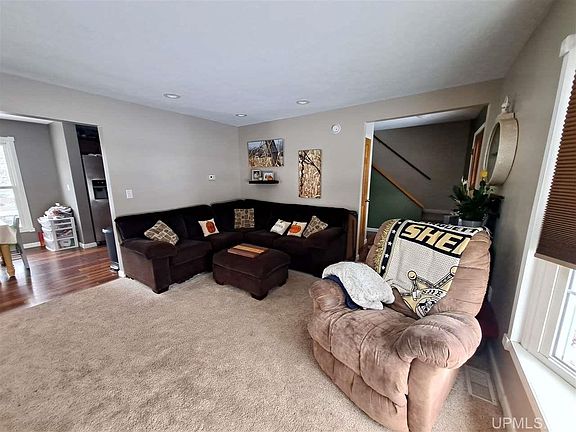 4th image of 1565 Glenwood Ln