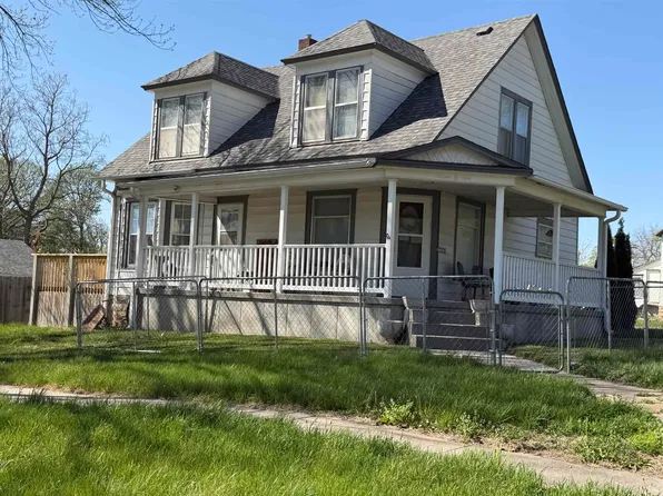 1601 McLean St, Falls City, NE 68355