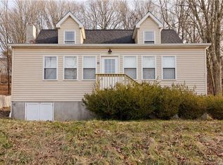 13 Lakeview Dr, New Fairfield, CT 06812