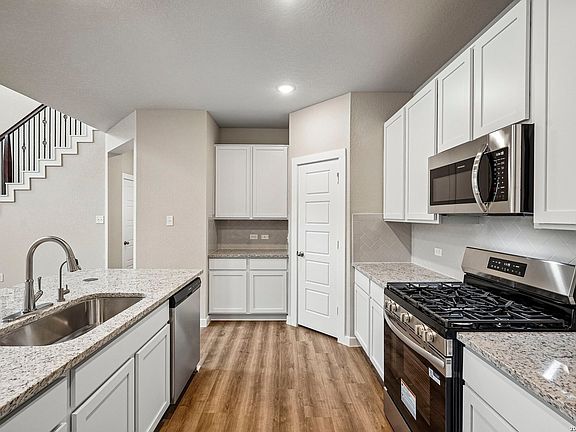 4th image of 5934 Willow Point