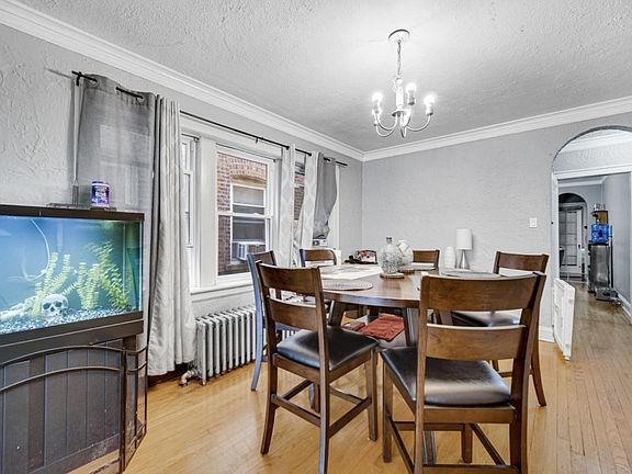 4th image of 4835 W Cornelia Ave Unit 1