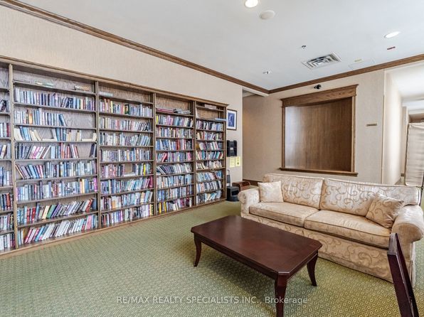 25 Via Rosedale Way #108, Brampton, ON L6R 3J8