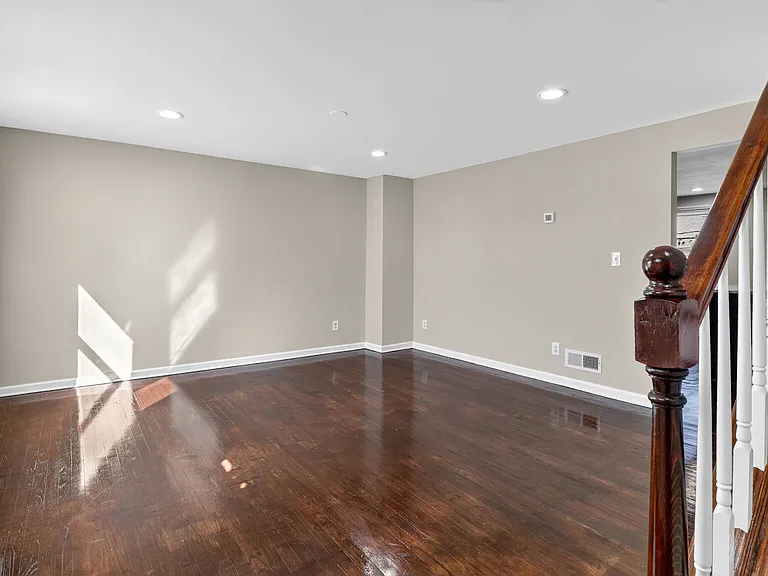 3814 Erdman Ave — Photo 2