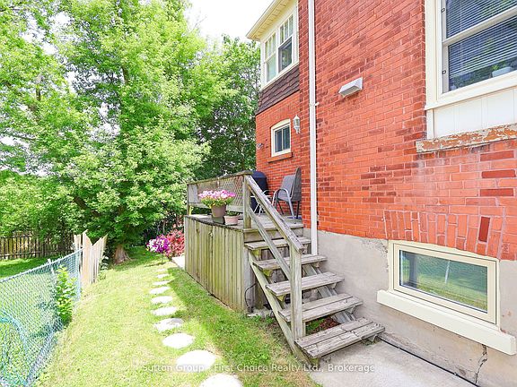 5th image of 74 Cobourg St