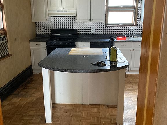 2nd image of 320 Chandler Ave