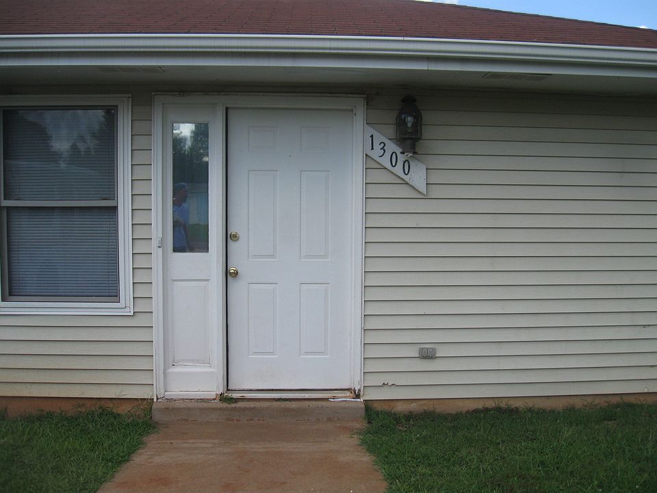 1st image of 1300 Belle Ave