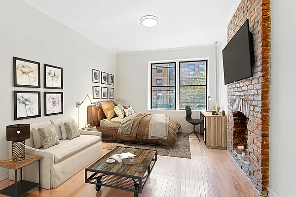 Rented by Safdie Realty Group | media 1