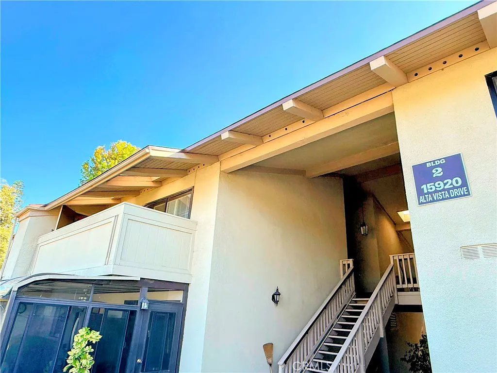 2 bed, 1081 sqft, $2,950 — Photo 1