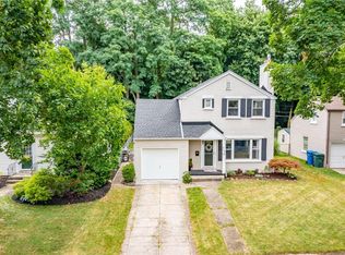 212 Winstead Rd, Rochester, NY 14609