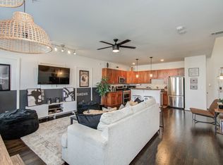 2216 Chenevert St UNIT 16, Houston, TX 77003