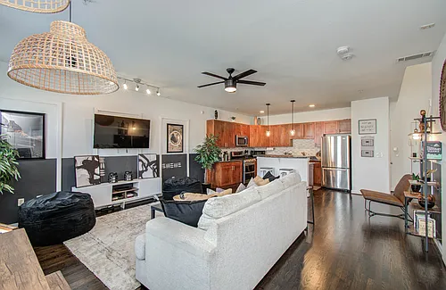 2216 Chenevert St #16 Photo 1