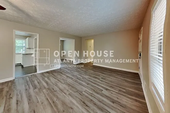 3 bed, 2.0 bath, 2006 sqft, $2,150 — Photo 4