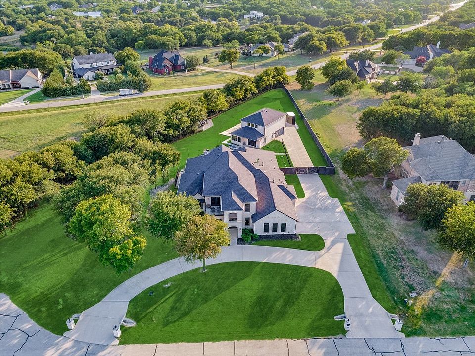 1st image of 4020 Moonlight Dr