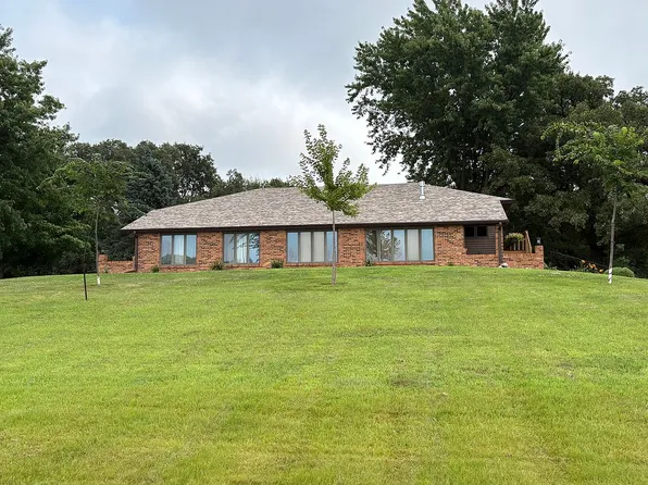 2686 Tunnel Mill Rd, Webster City, IA 50595