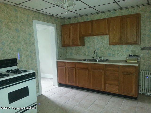 2nd image of 41 Poplar St